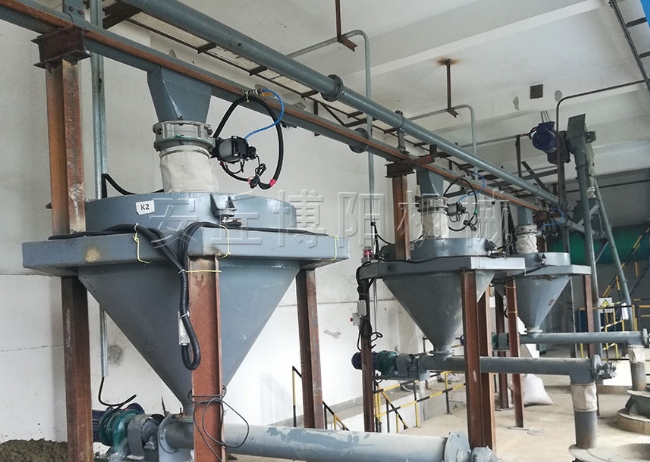 片堿管鏈輸送機無揚塵、環(huán)保管鏈式粉體投料機