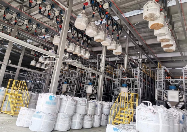 不落地全自動(dòng)噸袋拆包機(jī)、硫酸鎳智能噸袋拆袋系統(tǒng)