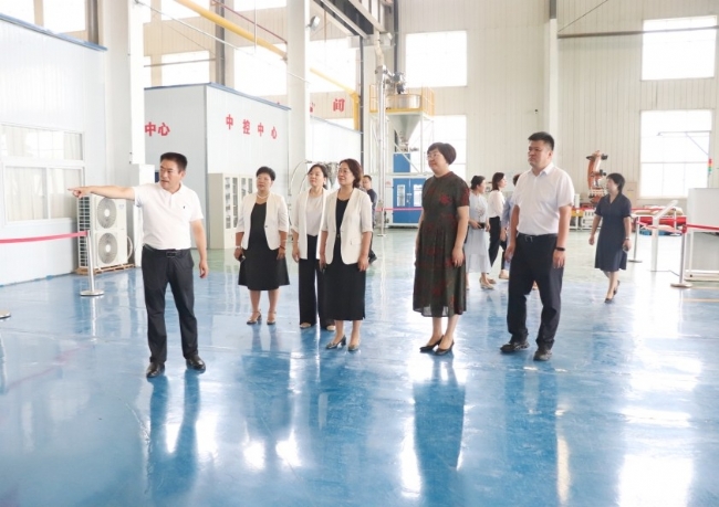濰坊市婦聯(lián)黨組書記、主席王麗君一行到博陽機械參觀調(diào)研